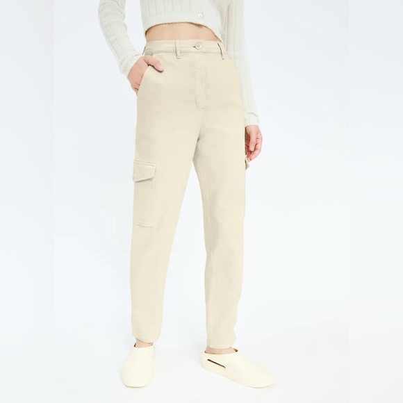 Aritzia Wilfred Free Modern Cargo Pant in Cream (Birch) - Picture 2 of 12
